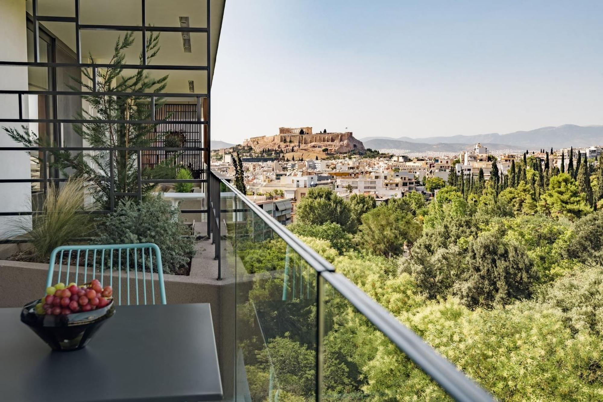 Urban Apt With Stunning Acropolis View & Roofdeck Atény Exteriér fotografie